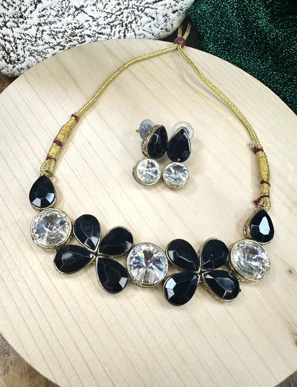 Ebiya_Elegant_Copper_Chokar_Necklace_Sets
