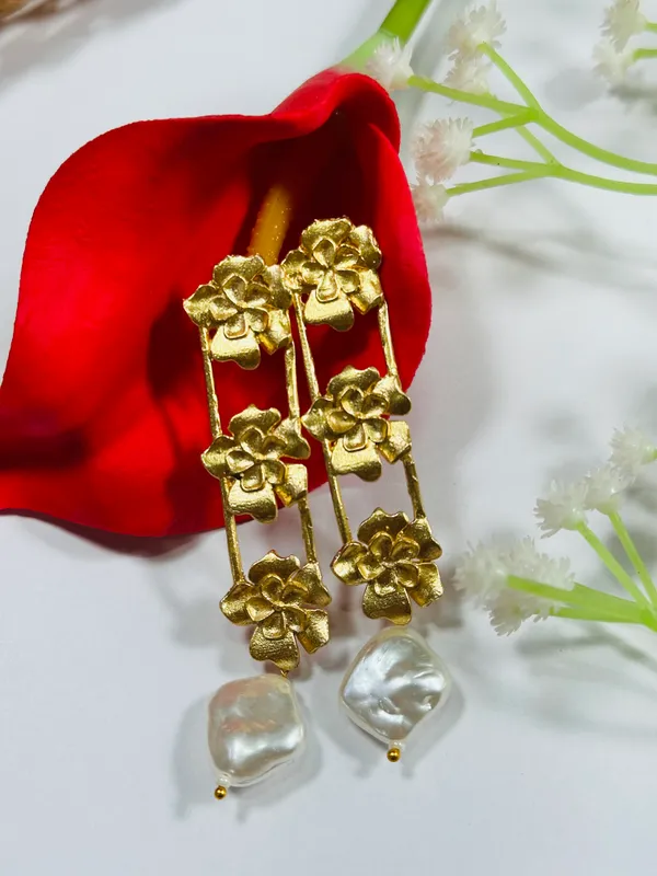 Dhivara_Golden_Maysi_Brass_Earring
