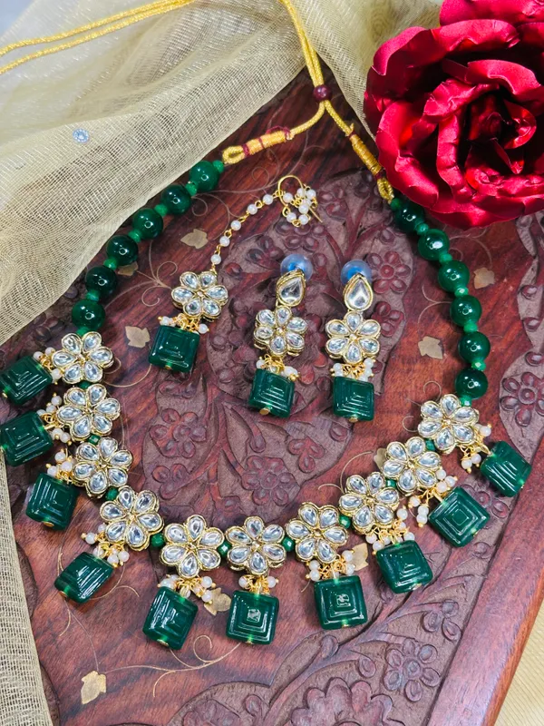 Dhivara_Green_Alloy_Copper_Jewellery_Set_For_Women