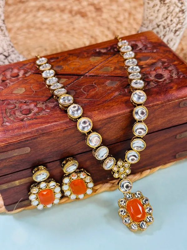 Kundan_And_Alloy_Orange_Jewellery_Set_For_Women