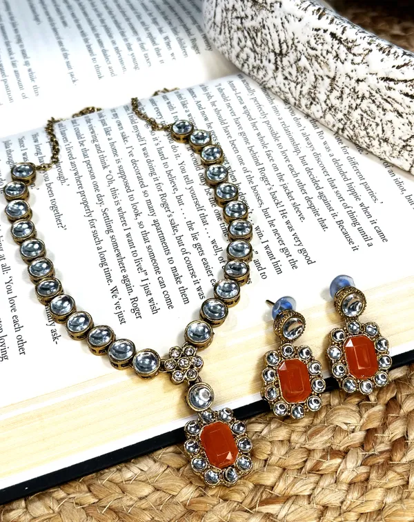 Kundan_And_Alloy_Orange_Jewellery_Set_For_Women