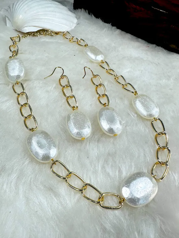 Dhivara_Shimmering_Glittering_Necklace_Sets_For_Women