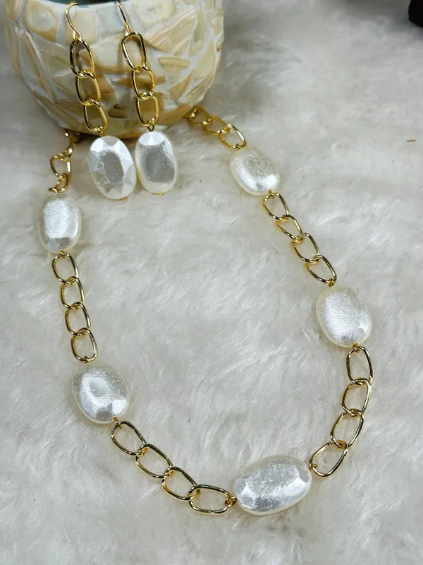 Dhivara_Shimmering_Glittering_Necklace_Sets_For_Women