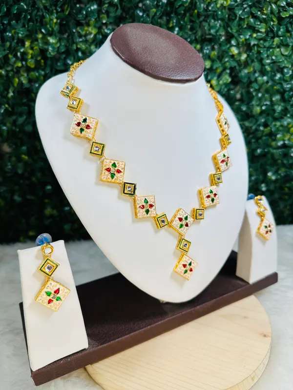 Dhivara_Shimmering_Glittering_White_Meenakari_Jewellery_Sets_For_Women