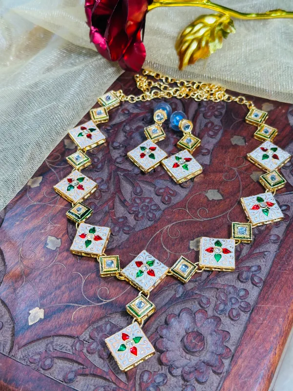 Dhivara_Shimmering_Glittering_White_Meenakari_Jewellery_Sets_For_Women