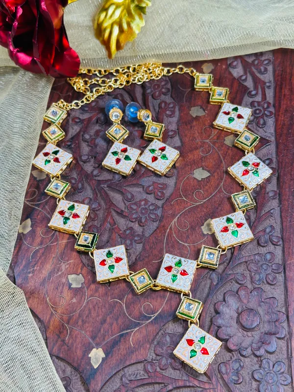 Dhivara_Shimmering_Glittering_White_Meenakari_Jewellery_Sets_For_Women