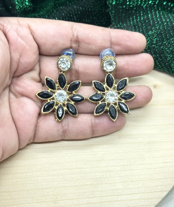 Dhivara_Stylish_Copper_Plated_Twinkling_Leaves_Necklace