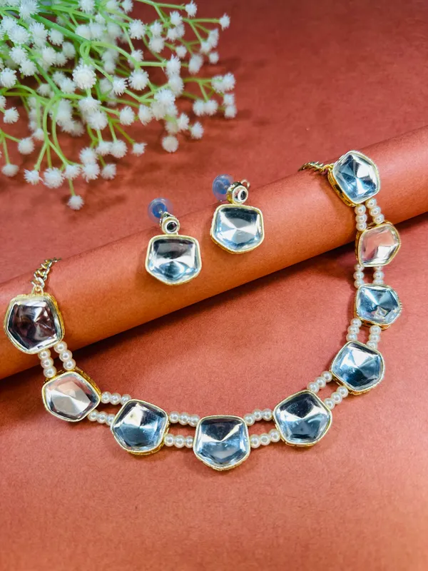 Dhivara_Stylish_Gold_Plated_Twinkling_Leaves_Necklace
