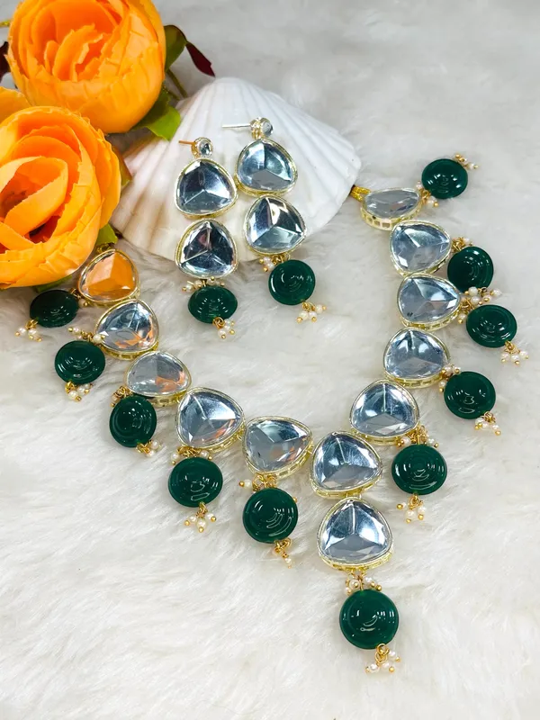 Dhivara_Traditional_Gold_Plated_Uncut_Kundan_Green_Chokar_Necklace_Set_For_Women