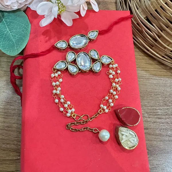 Dhivara_Designer_Bhaiya_Bhabhi_Rakhi_With_Roli_Chawal_(1_Bhabhi_Rakhi,_1_Bhaiya_Rakhi,_Roli_Chawal)