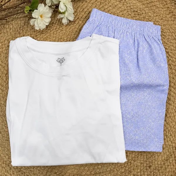 Blue_&_White_Cotton_Half_Sleeve_Round_T_Shirt_With_Shorts_For_Women
