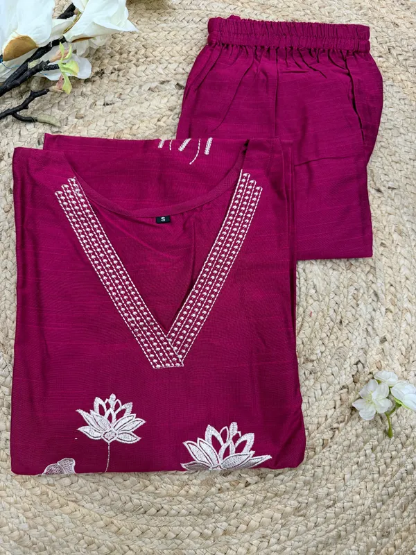 Pink_Cotton_Silk_Floral_Embroidered_Kurta_for_Women