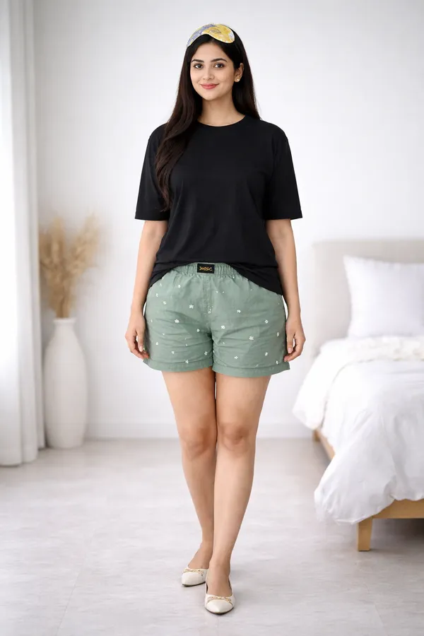 Green_&_Black_Cotton_Half_Sleeve_Round_T_Shirt_With_Shorts_For_Women