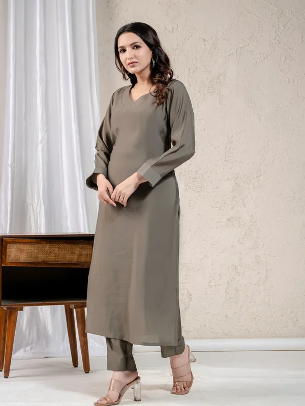 Grey_Pure_Muslin_Straight_Cut_Kurta_Set