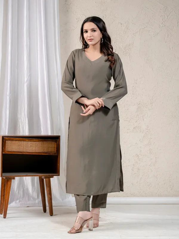 Grey_Pure_Muslin_Straight_Cut_Kurta_Set