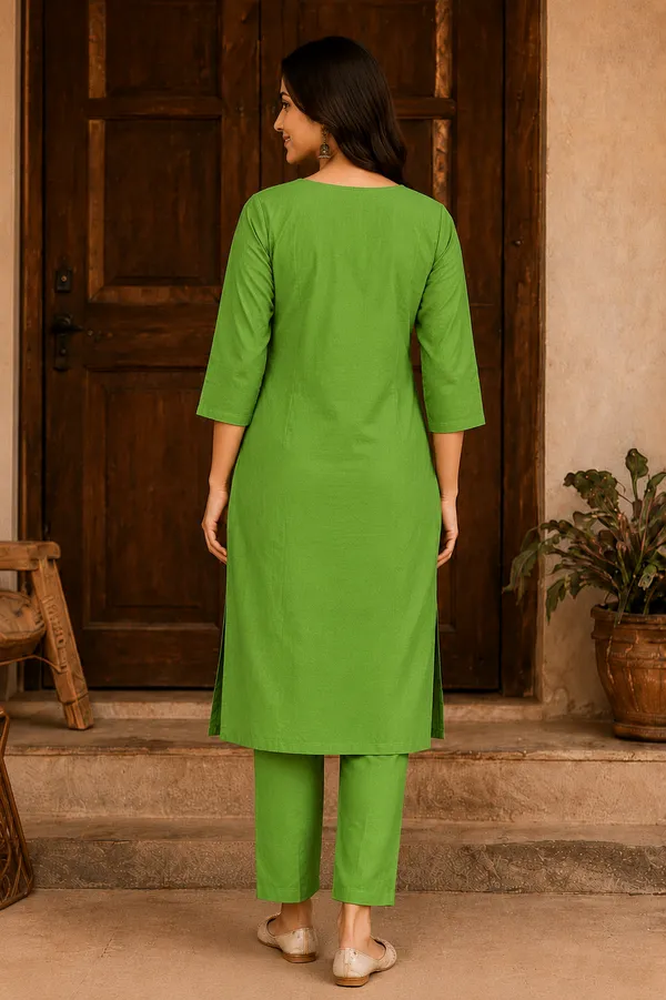 Classic_Green_Cotton_Silk_Straight_Cut_Kurta_Set