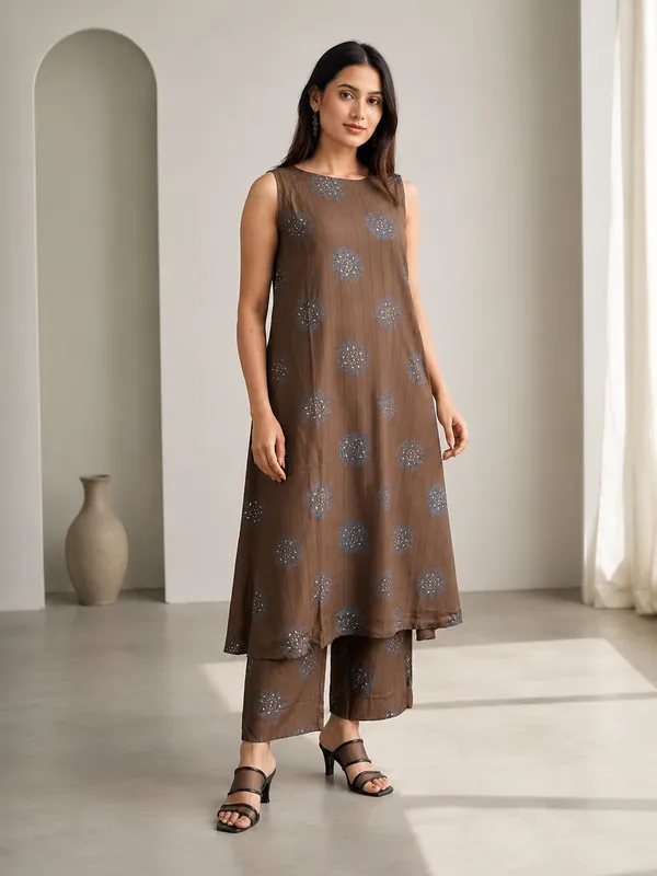 Dark_Brown_Muslin_Half_Sleeve_High_Round_A-Line_Kurta_With_Bottom_For_Women