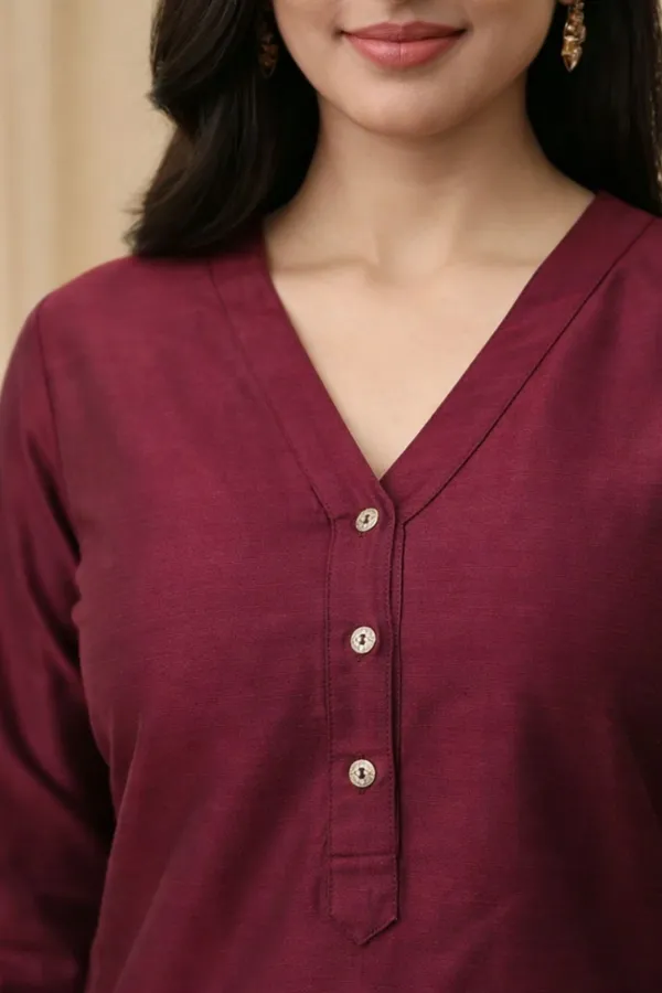Maroon_Cotton_Silk_3/4_Sleeves_V_Neck_Kurta_And_Pent_Set_For_Women