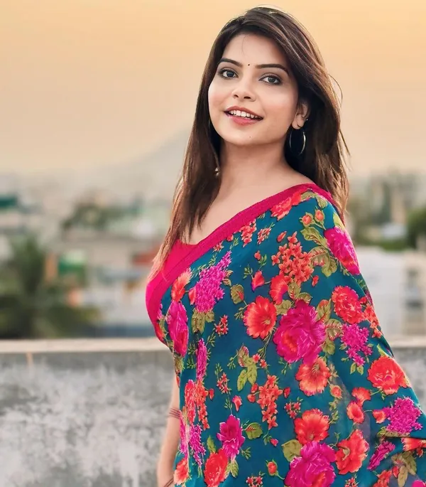 Floral_Print_Bollywood_Georgette_Saree_(Dark_Green,_Pink)