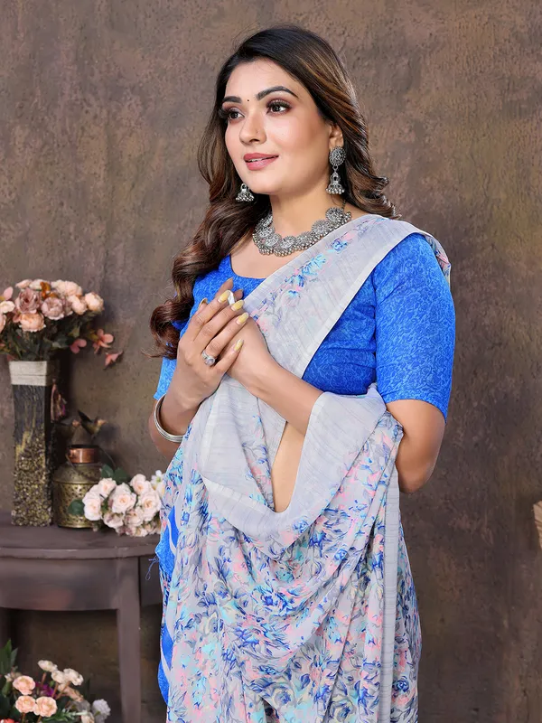 Floral_Print_Georgette_saree_with_Unstitched_Blouse_Piece