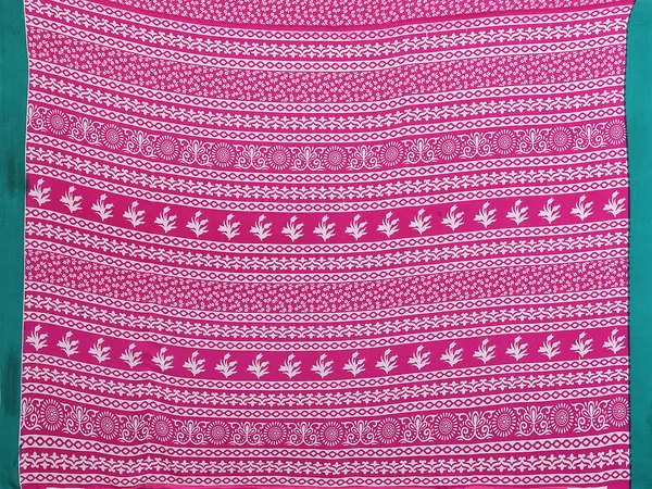 Floral_Print_Georgette_saree_with_Unstitched_Blouse_Piece