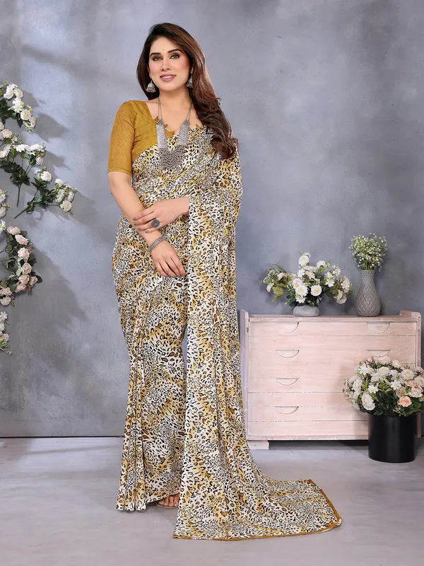 Floral_Print_Georgette_saree_with_Unstitched_Blouse_Piece