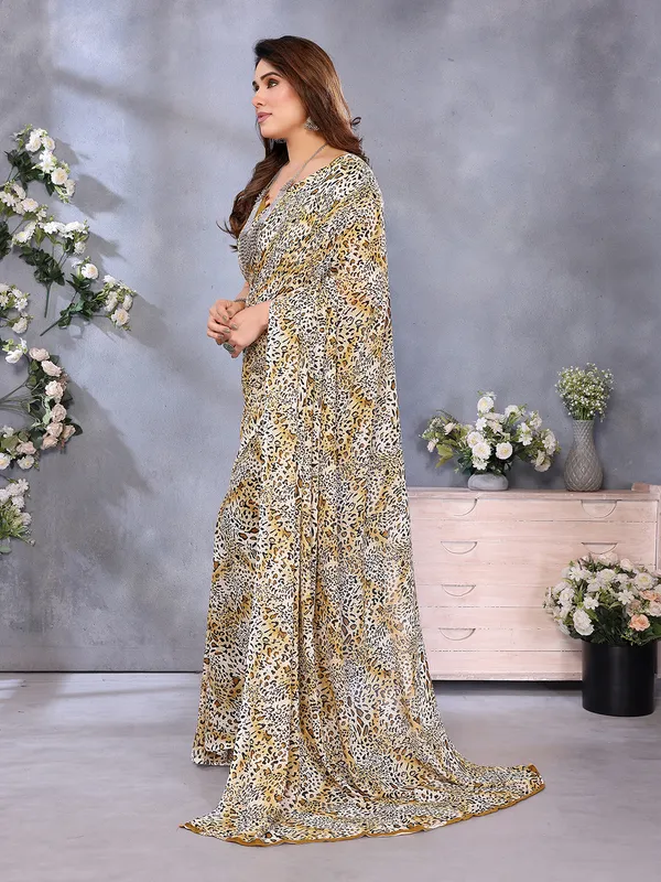Floral_Print_Georgette_saree_with_Unstitched_Blouse_Piece