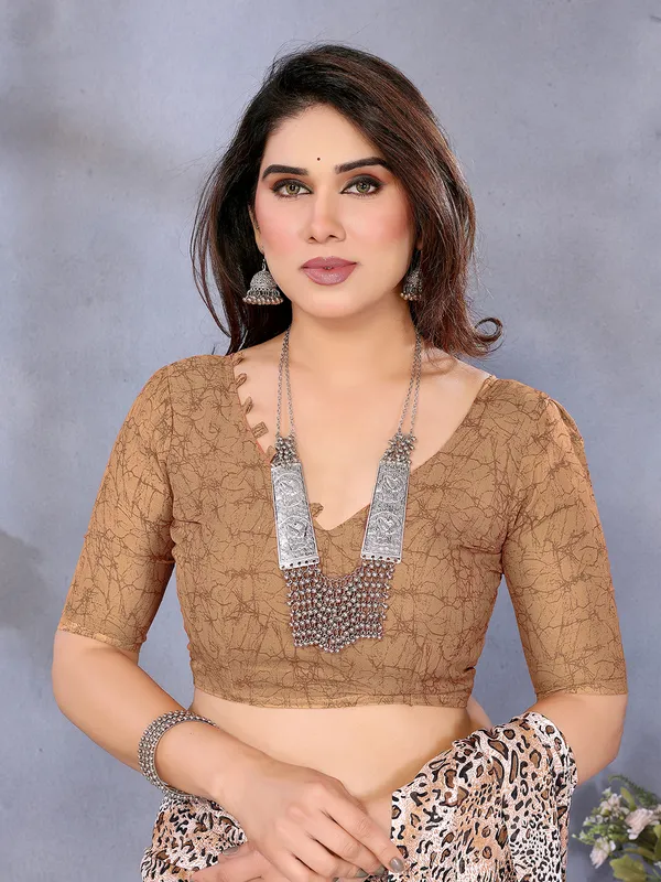 Floral_Print_Georgette_saree_with_Unstitched_Blouse_Piece