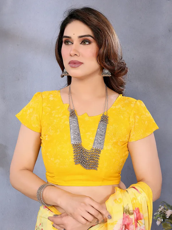 Floral_Print_Georgette_saree_with_Unstitched_Blouse_Piece