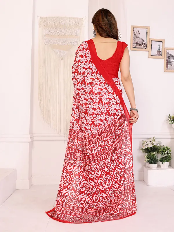 Anand_Sarees_Paisley,_Floral_Print_Daily_Wear_Georgette_Saree_(Red)