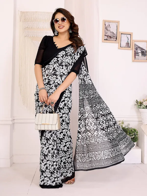 Anand_Sarees_Paisley,_Floral_Print_Daily_Wear_Georgette_Saree_(Black)