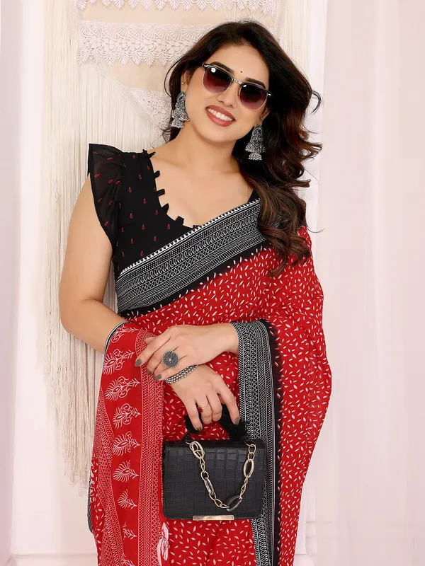 Anand_Sarees_Paisley,_Floral_Print_Daily_Wear_Georgette_Saree_(Red,_Black)