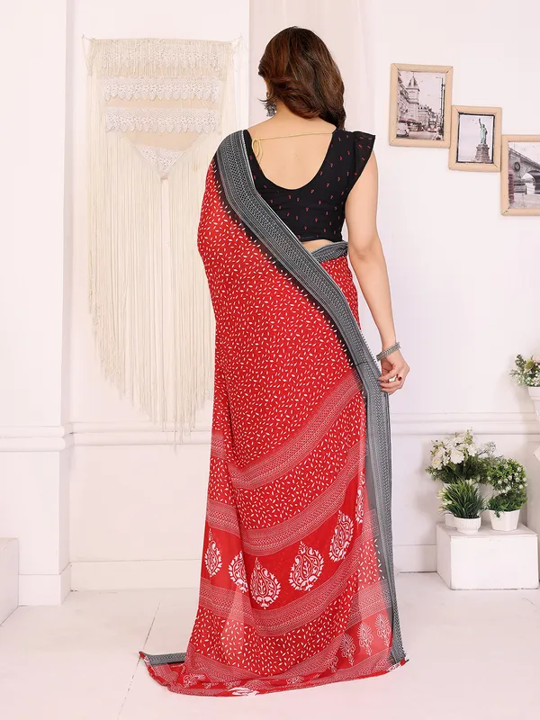Anand_Sarees_Paisley,_Floral_Print_Daily_Wear_Georgette_Saree_(Red,_Black)