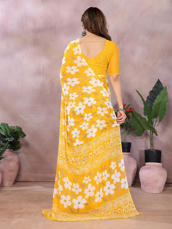 Anand_Sarees_Paisley,_Floral_Print_Daily_Wear_Georgette_Saree_(Yellow)
