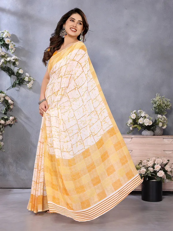 Floral_Print_Georgette_saree_with_Unstitched_Blouse_Piece