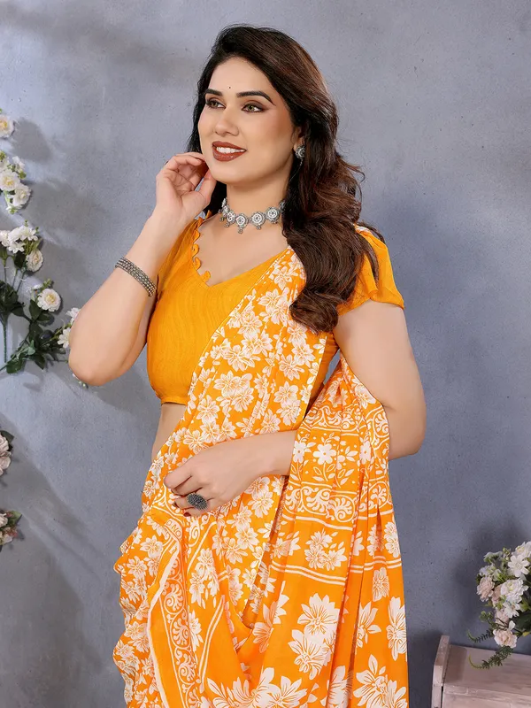 Floral_Print_Georgette_saree_with_Unstitched_Blouse_Piece