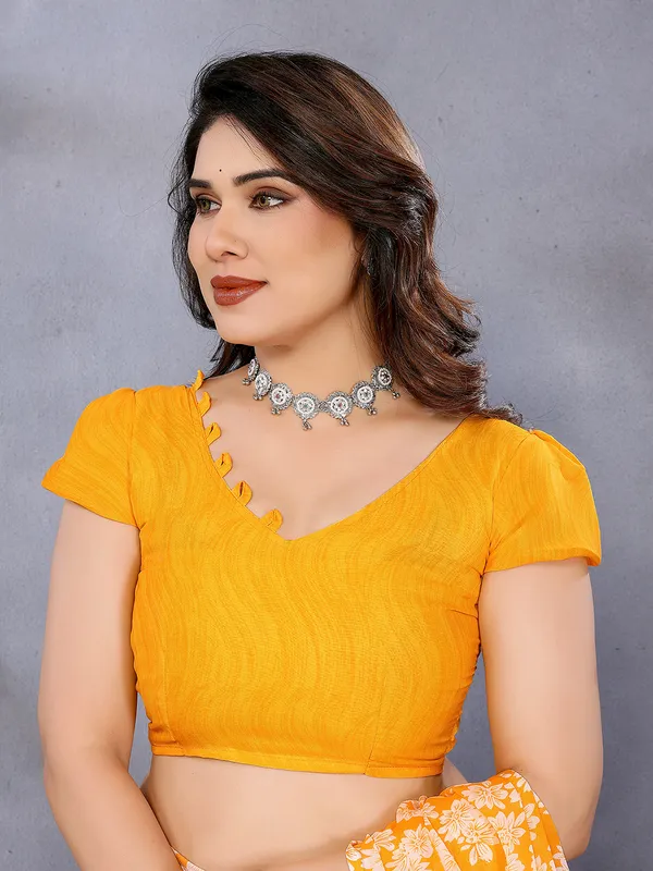 Floral_Print_Georgette_saree_with_Unstitched_Blouse_Piece