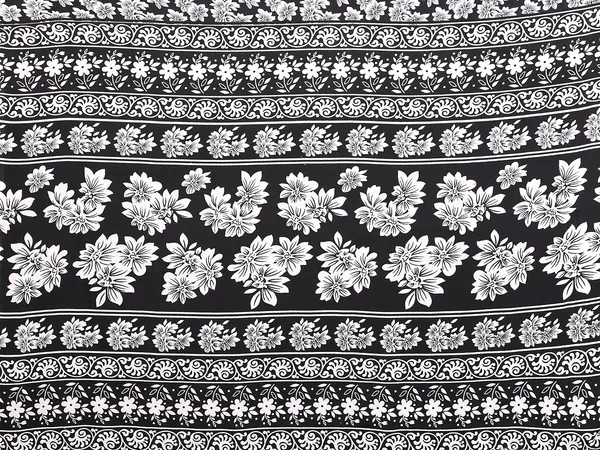 Floral_Print_Georgette_saree_with_Unstitched_Blouse_Piece