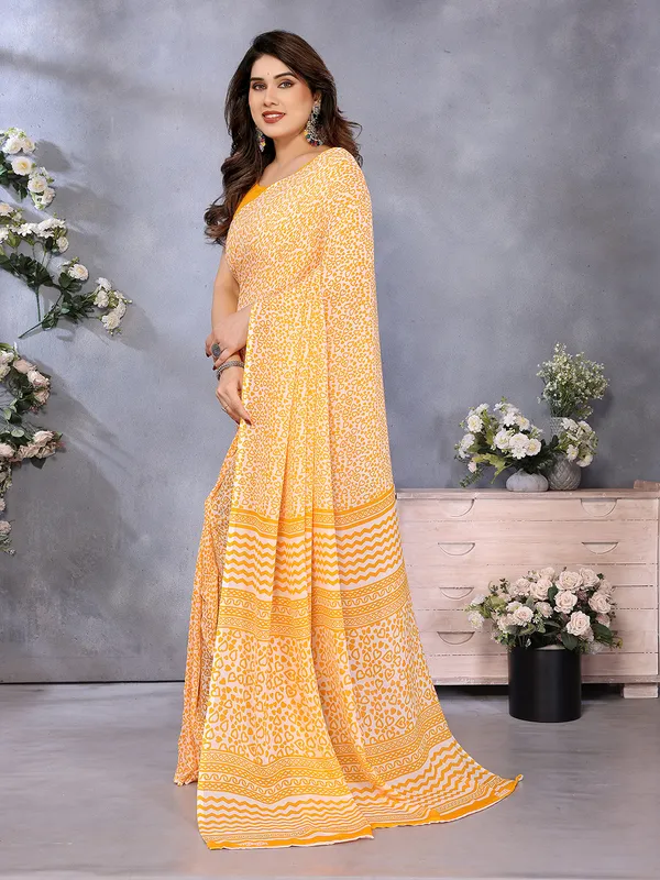 Floral_Print_Georgette_saree_with_Unstitched_Blouse_Piece