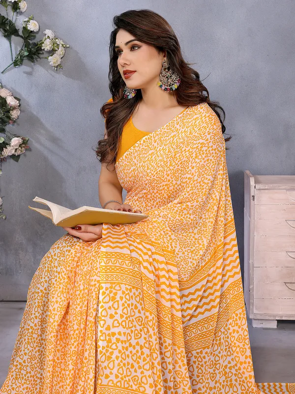 Floral_Print_Georgette_saree_with_Unstitched_Blouse_Piece