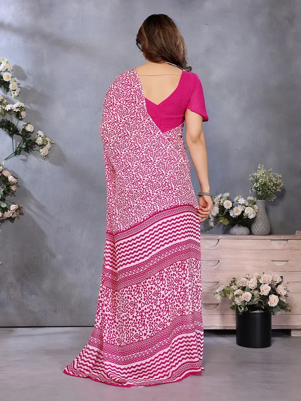 Floral_Print_Georgette_saree_with_Unstitched_Blouse_Piece