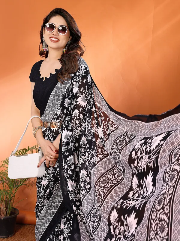 Floral_Print_Georgette_saree_with_Unstitched_Blouse_Piece