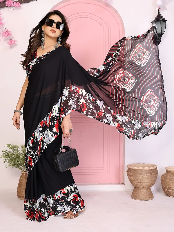 Floral_Print_Georgette_saree_with_Unstitched_Blouse_Piece
