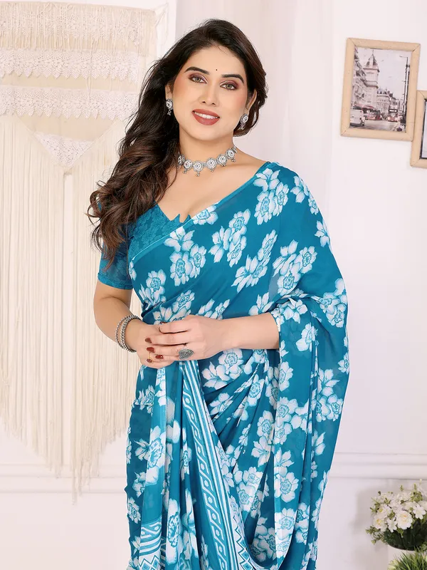 Floral_Print_Georgette_saree_with_Unstitched_Blouse_Piece