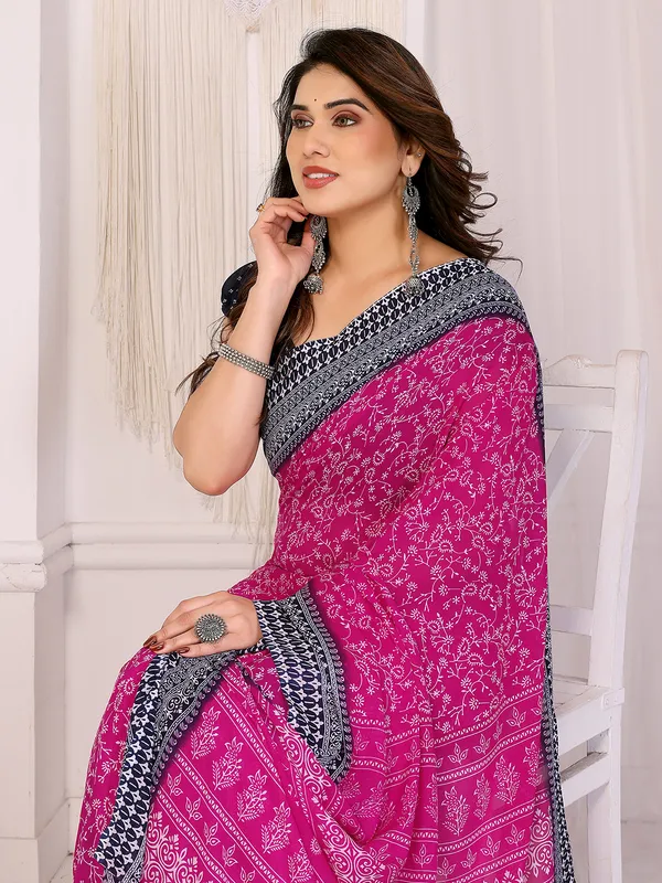 Floral_Print_Georgette_saree_with_Unstitched_Blouse_Piece