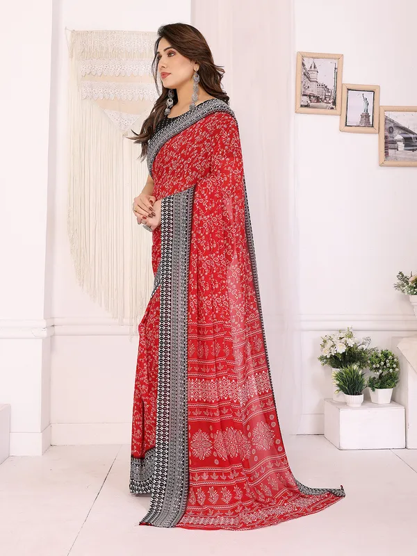 Floral_Print_Georgette_saree_with_Unstitched_Blouse_Piece