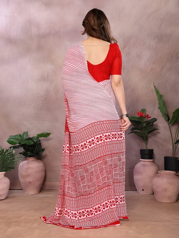 Floral_Print_Georgette_saree_with_Unstitched_Blouse_Piece