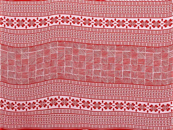 Floral_Print_Georgette_saree_with_Unstitched_Blouse_Piece