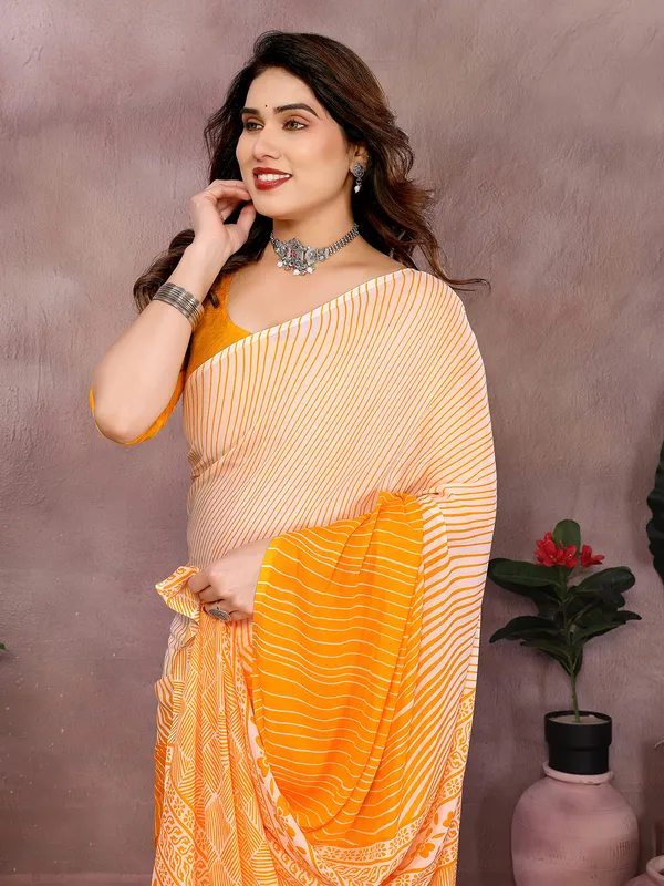 Floral_Print_Georgette_saree_with_Unstitched_Blouse_Piece