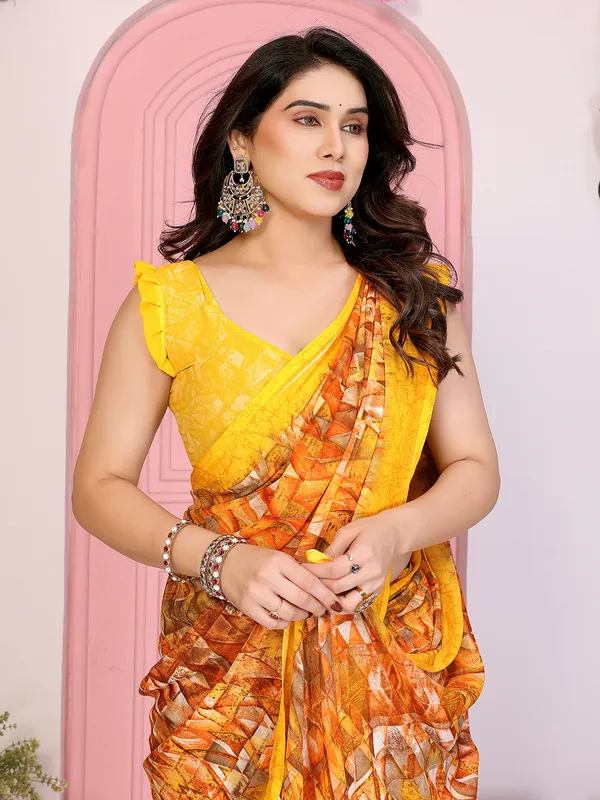 Floral_Print_Georgette_saree_with_Unstitched_Blouse_Piece